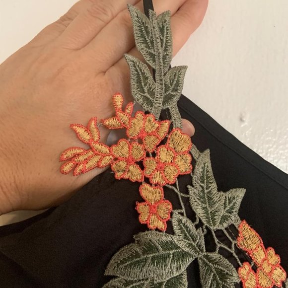 Miroa Camisole/Tank - Picture 2 of 3